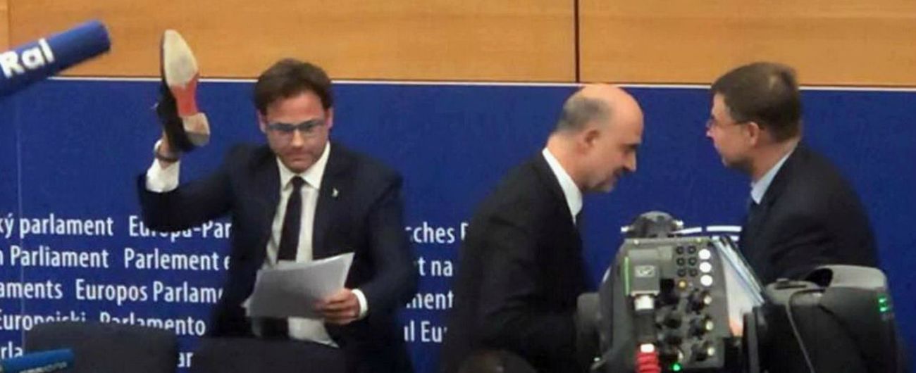 Manovra, Moscovici: “Scarpa? Si ride ma rischio è fascismo”. E Salvini: “No provocazioni. Ma non si cambia”